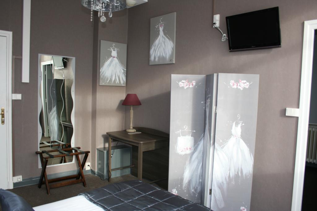 Hostellerie De La Quenoeuille Маркиз Номер фото