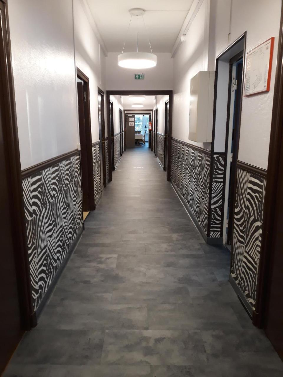 Hostellerie De La Quenoeuille Маркиз Экстерьер фото