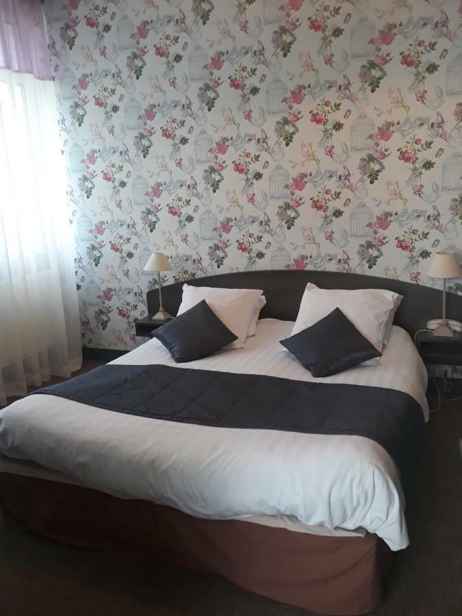 Hostellerie De La Quenoeuille Маркиз Экстерьер фото